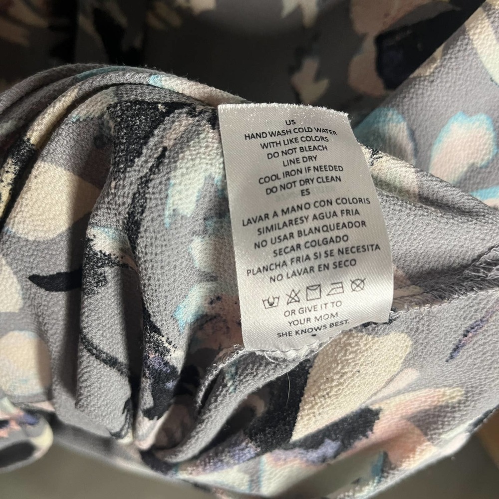 c&e Gray Floral Blouse 3/4 Sleeve, Size M, EUC - Picture 7 of 8
